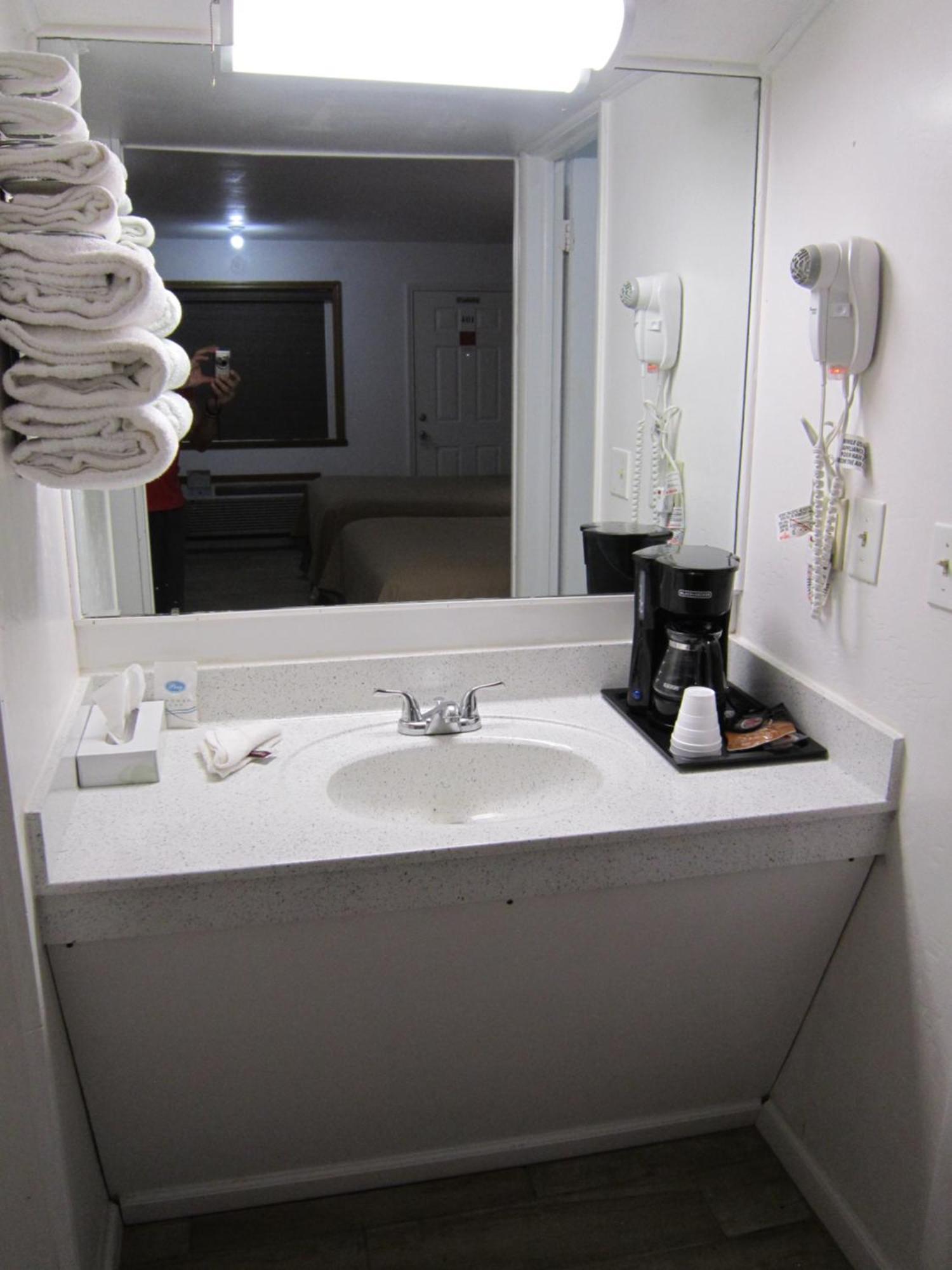Cassville Budget Inn Bagian luar foto