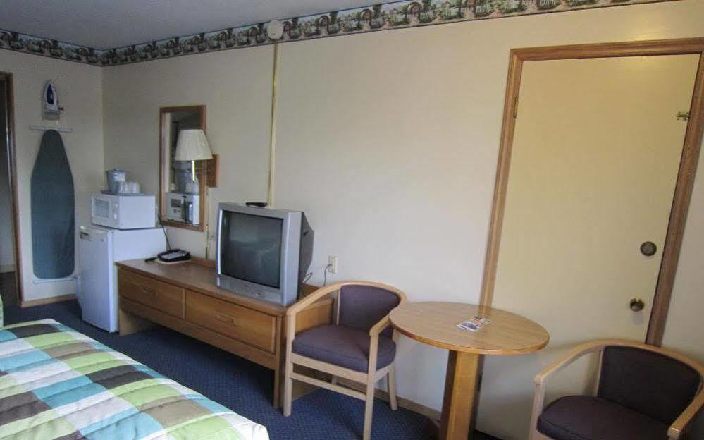 Cassville Budget Inn Bagian luar foto